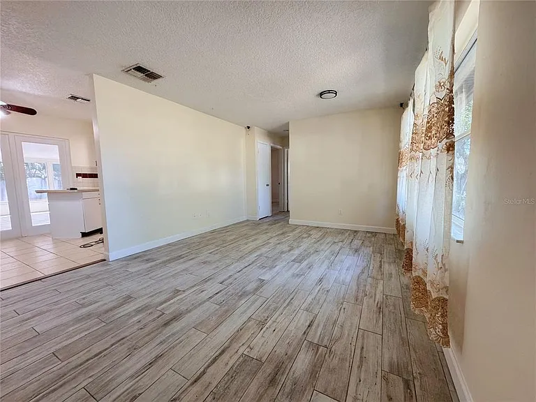 7522 Laurel Springs Dr — Photo 4