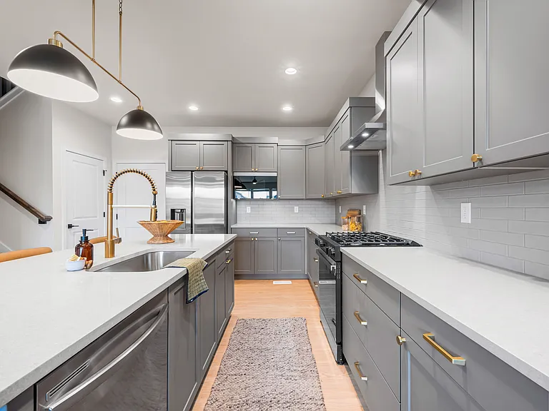 648 Greenspire Dr #V-6 — Photo 8