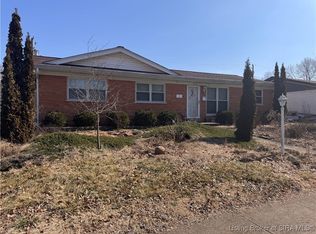 130 Hills Dr, Clarksville, IN 47129