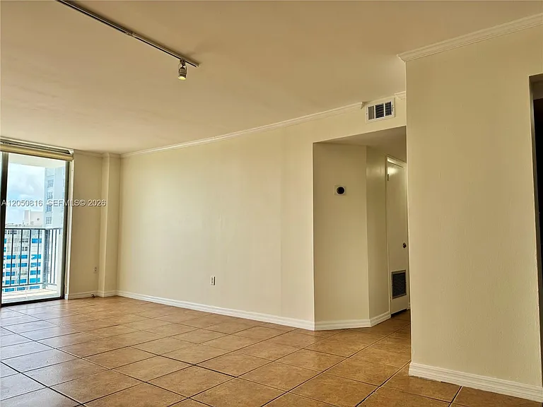 2780 NE 183rd St #2012 — Photo 14