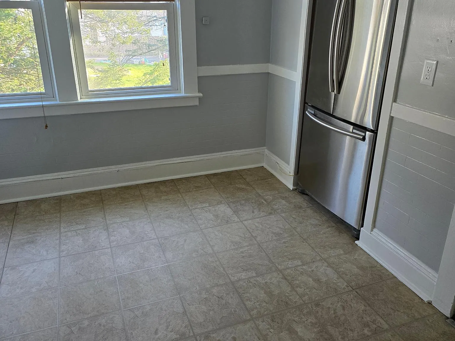 326 Eleanor St — Photo 3