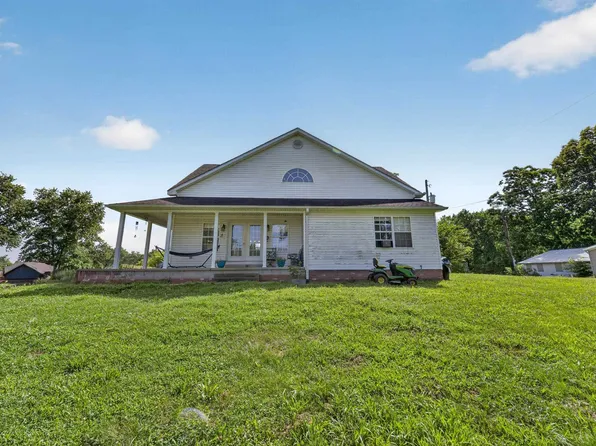 3044 Hilltop Curve Rd, Waverly, KY 42462