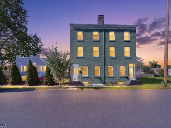 26 W 2Nd St, Florence Twp., NJ 08518
