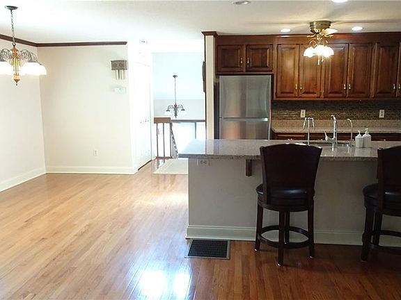 2nd image of 55 Oak Forest Dr #55