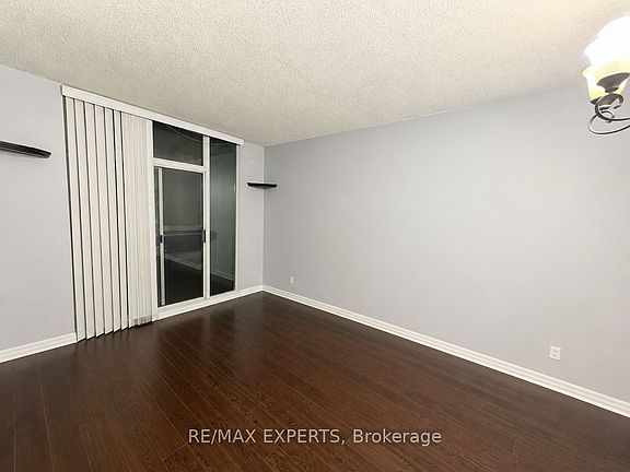 5th image of 1359 Rathburn Rd E