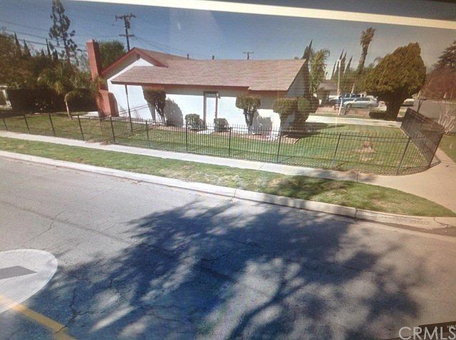 2nd image of 691 E Grove St