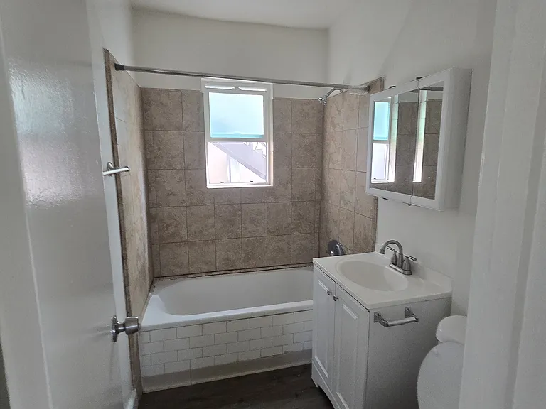 600 E Garfield Ave #25 — Photo 6