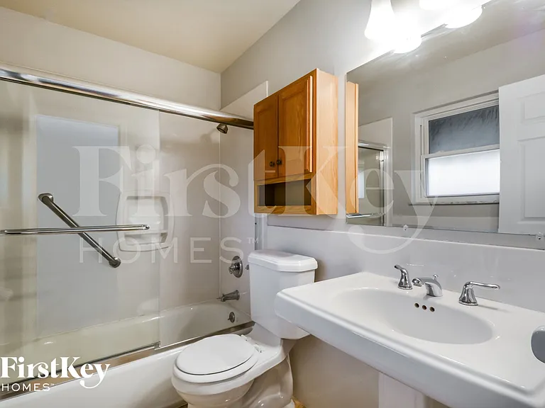 1530 Froesel Dr — Photo 11