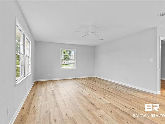 4th image of 18024 Nebraska St