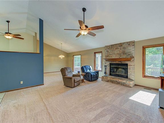 4th image of 941 Ironwood West Dr
