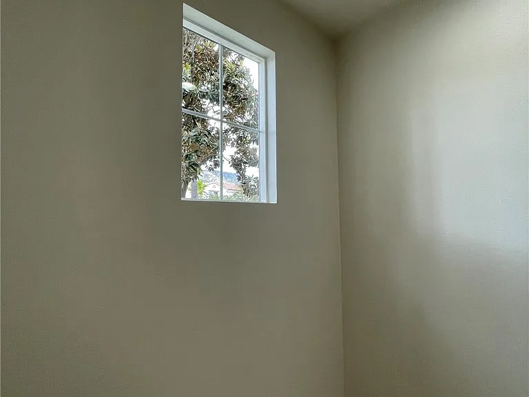 810 E Promenade #C — Photo 7