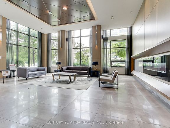 5th image of 18 Uptown Dr #223