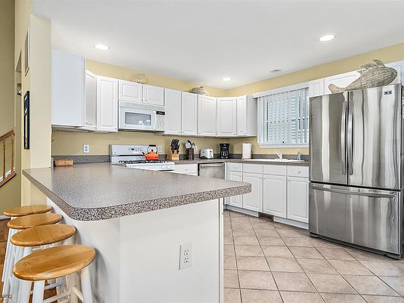 2nd image of 7713 Landis Ave #South