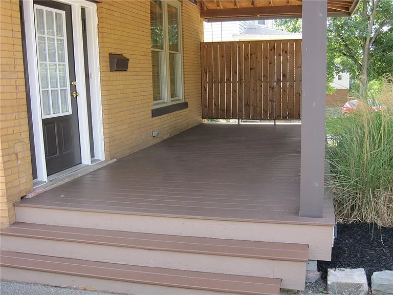 471 Oneida St — Photo 2