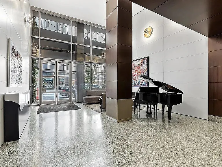 100 W 58th St #4C — Photo 17