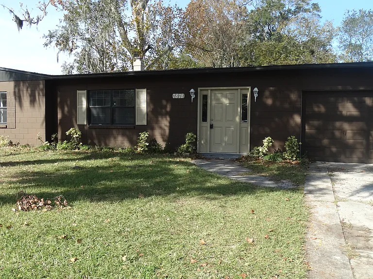 7878 Caxton Cir E — Photo 17