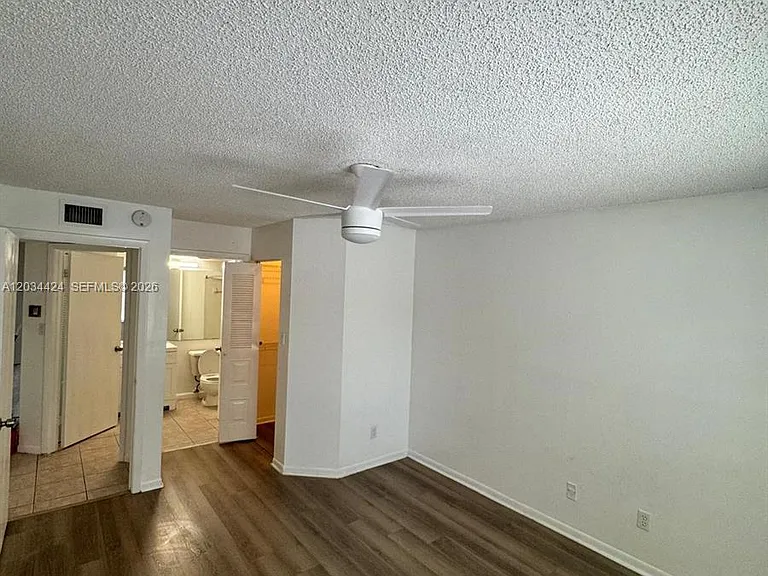 911 Coral Club Dr #911 — Photo 15