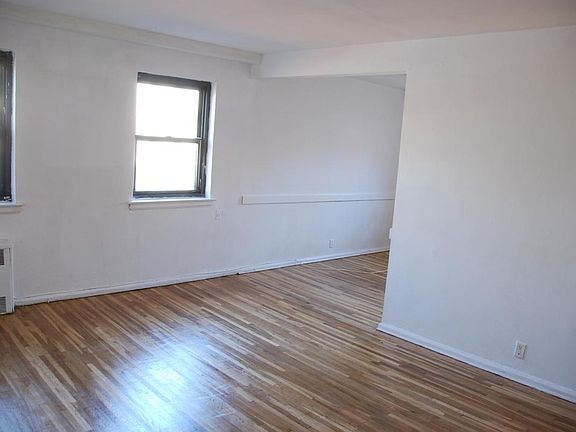 3rd image of 7924 149th St