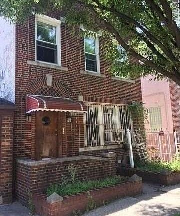 2nd image of 5864 43rd Ave