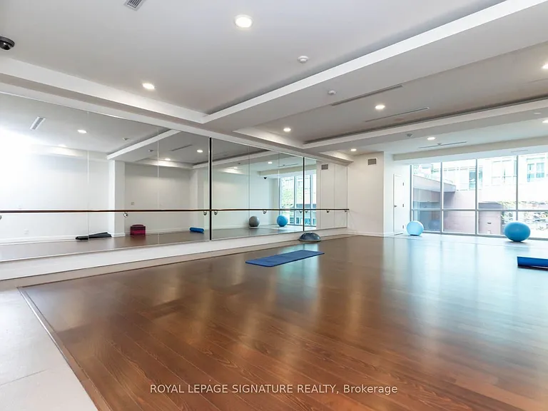112 George St S #902 — Photo 27