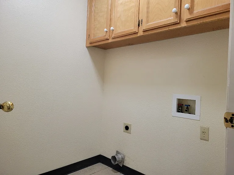 1812 College Greens Dr — Photo 16