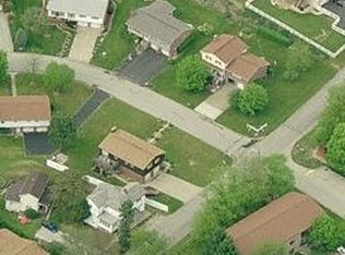 102 Edgewood Dr, New Stanton, PA 15672