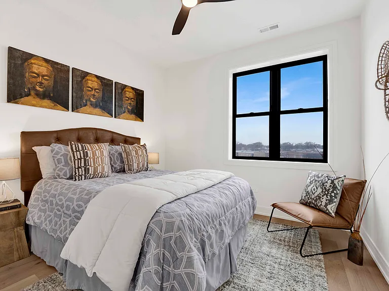 5630 N Broadway St #2W — Photo 9