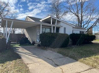 32391 Loomis Dr, Farmington, MI 48336