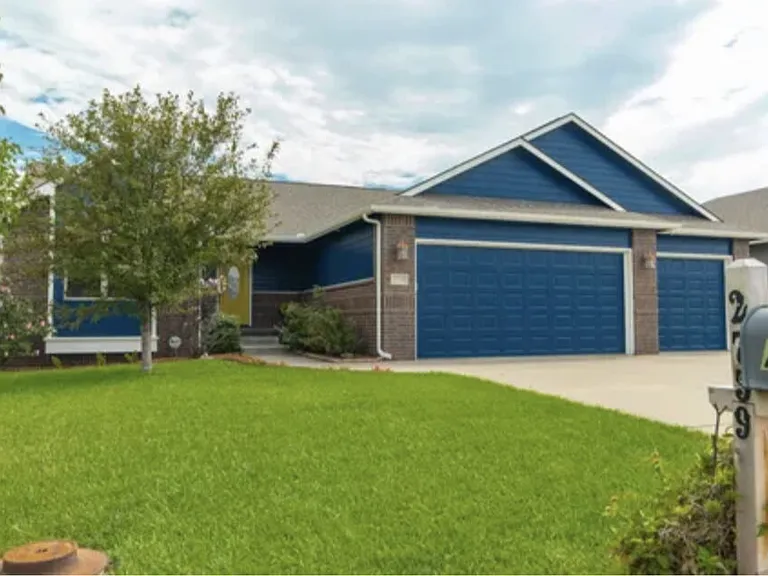 2739 E Fairchild Ct — Photo 3