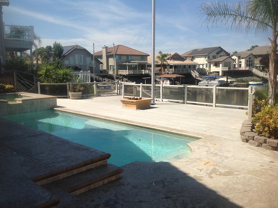 2nd image of 2253 Newport Dr