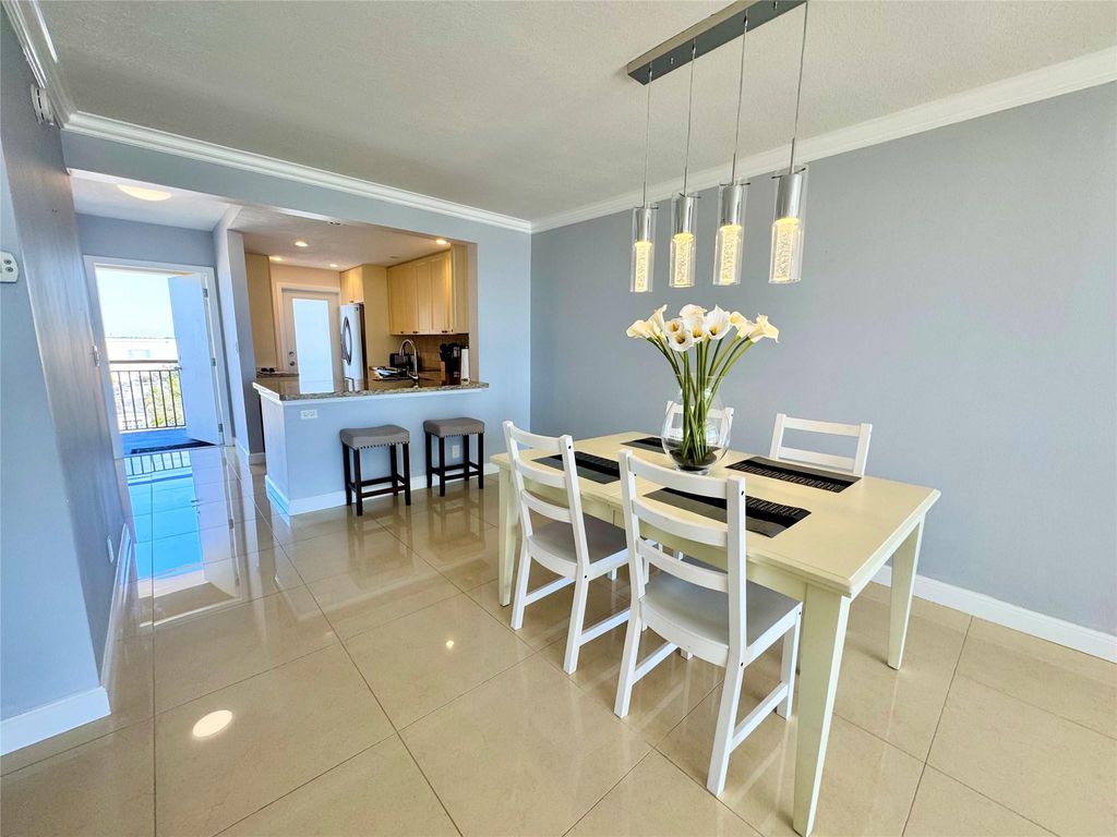 2350 NE 14th Street Cswy APT 703, photo 8