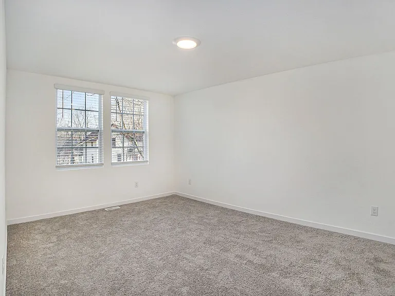 515 Burr St — Photo 14