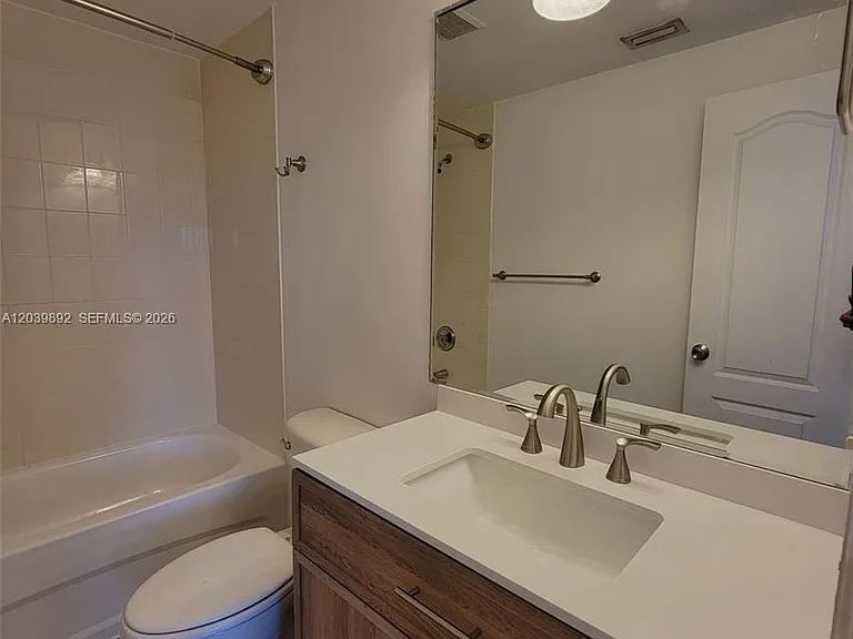 1300 NE 109th St #405 — Photo 12