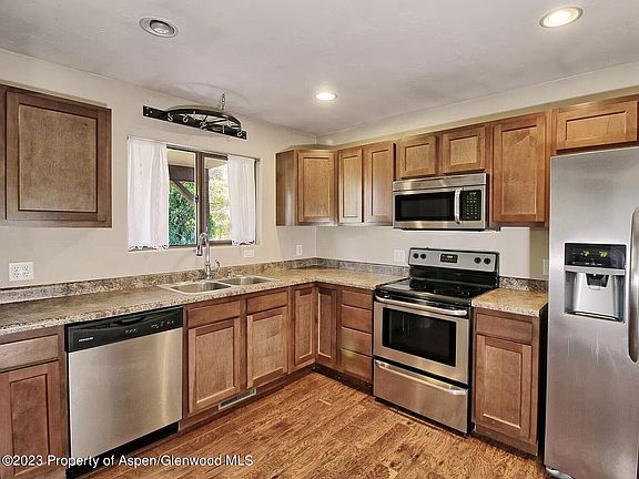 3rd image of 314 W Highland Dr