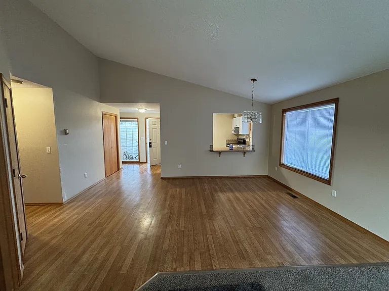4332 Rodeo Dr NE — Photo 10
