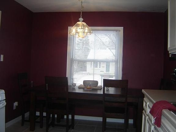 4th image of 4047 Gardner Ave