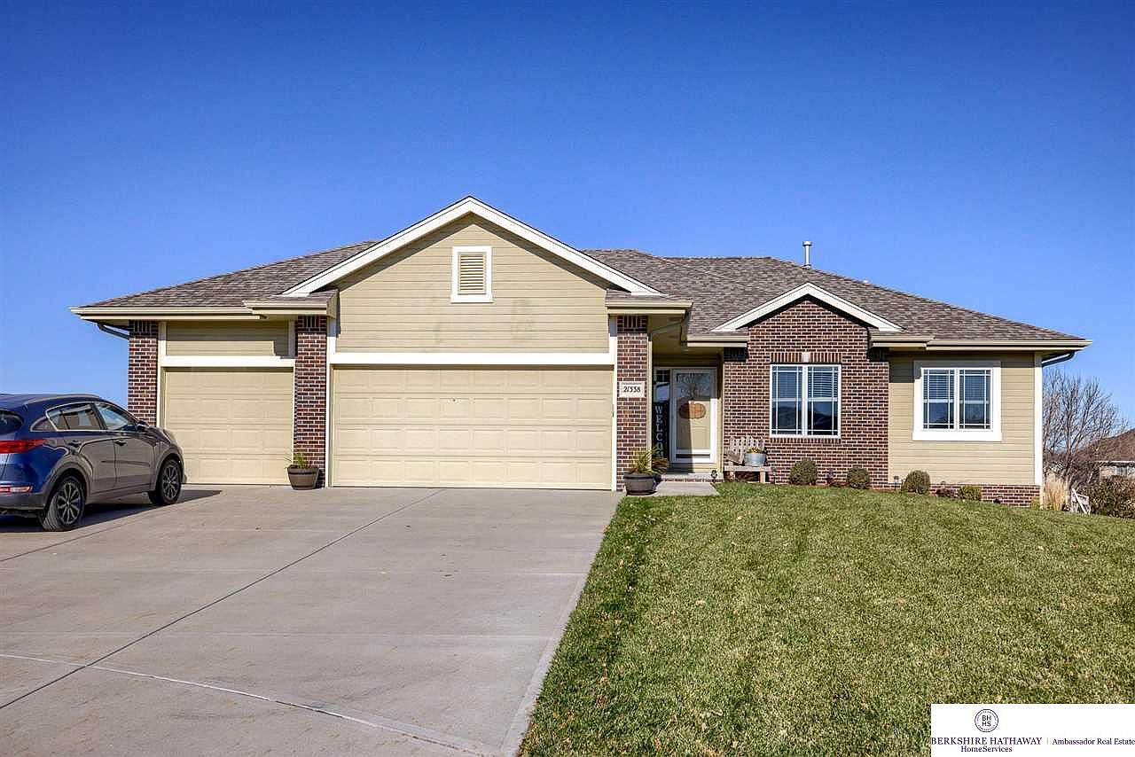 21338 Castlerock Ln, Gretna, NE 68028 | Zillow