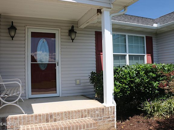 4th image of 739 Boone Dr