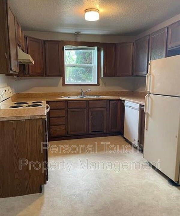 1st image of 319 17th St S #3