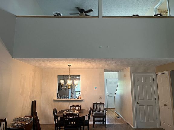 3rd image of 115 Ledbury Cir NE