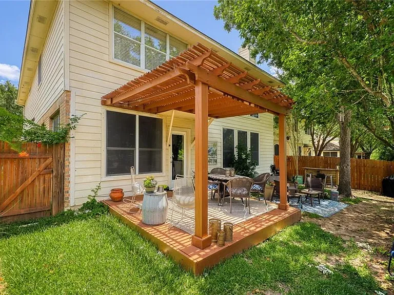 6819 Telluride Trl — Photo 24