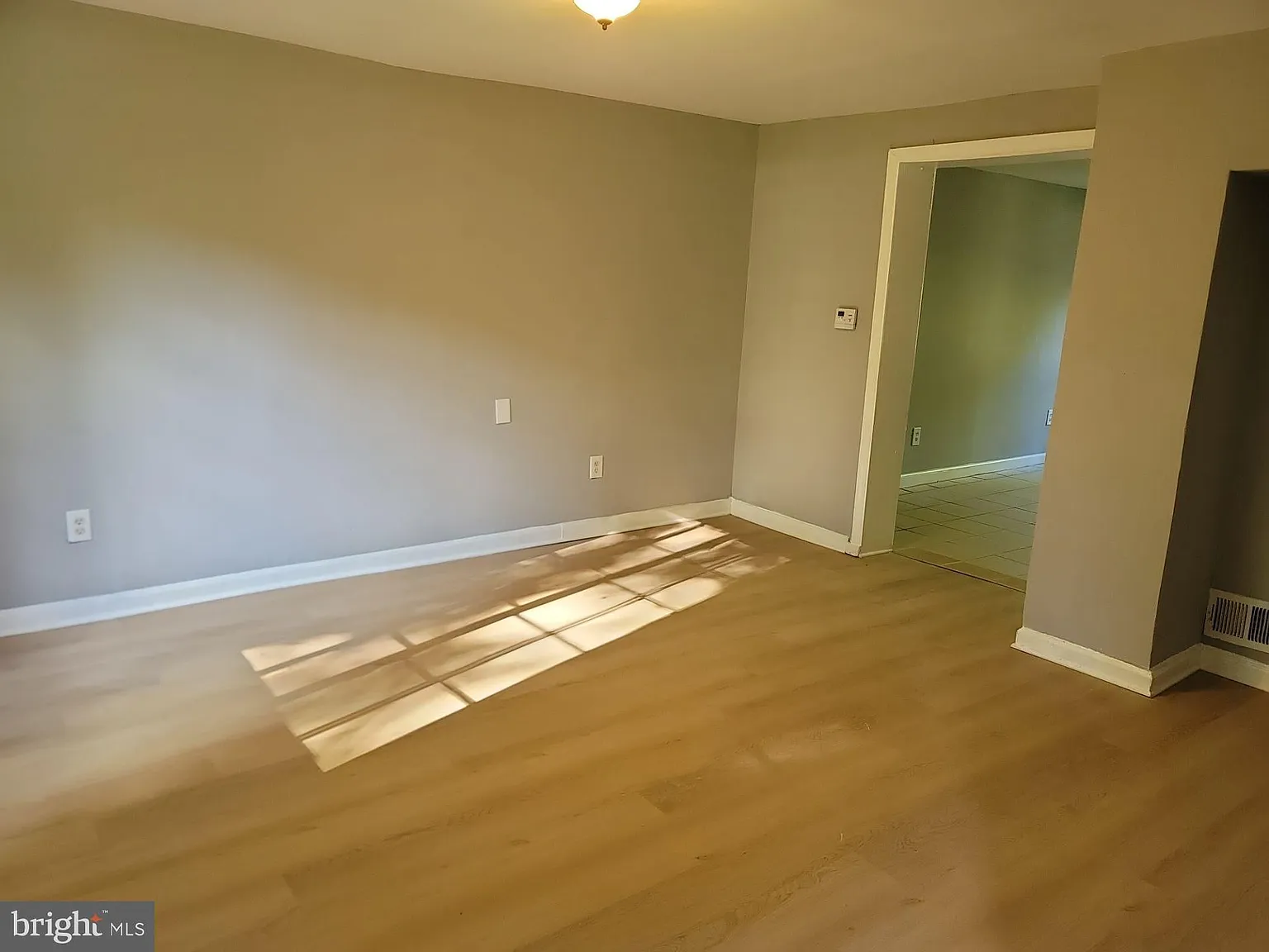 5 bed, 1322 sqft, $3,375 — Photo 2
