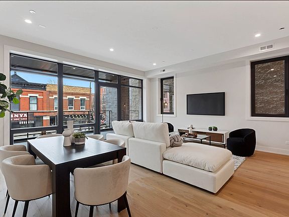 4th image of 2254 W North Ave #2E