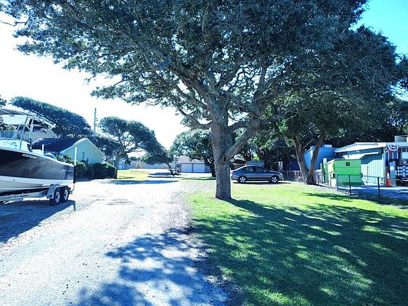 4th image of 1149 Salter Path Rd