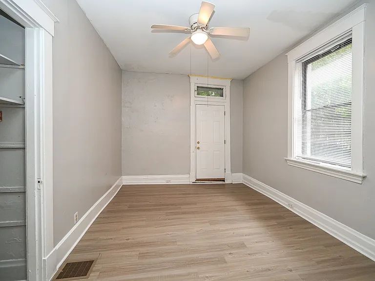 2342 Chickasaw St #3 — Photo 9