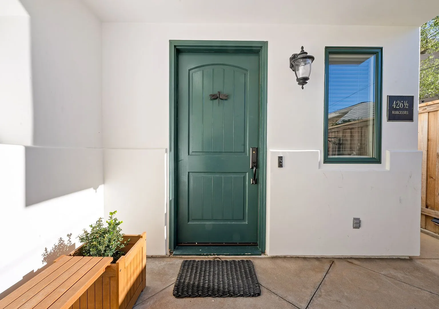 426 Narcissus Ave — Photo 3