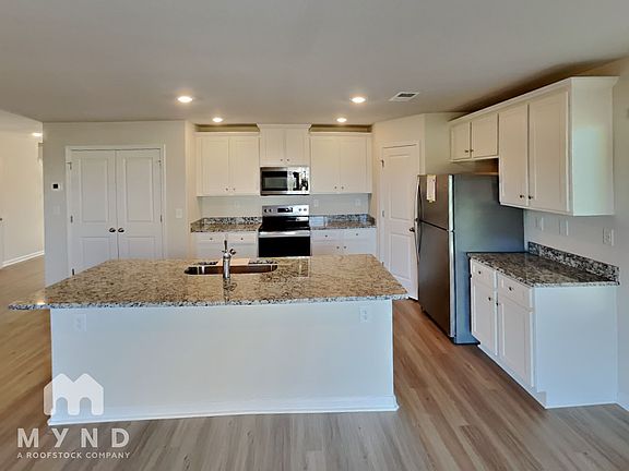 3rd image of 208 Aniston Ln