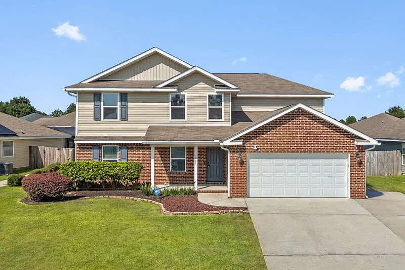 5 bed, 2.5 bath, 2598 sqft, $2,445 — Photo 1