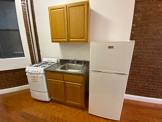 Rented by Bond New York | media 3