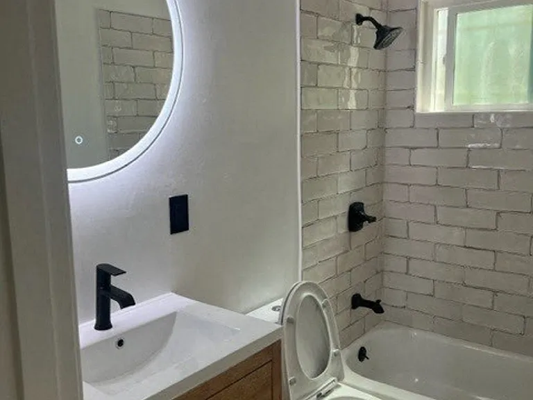 301 Pleasant St — Photo 10
